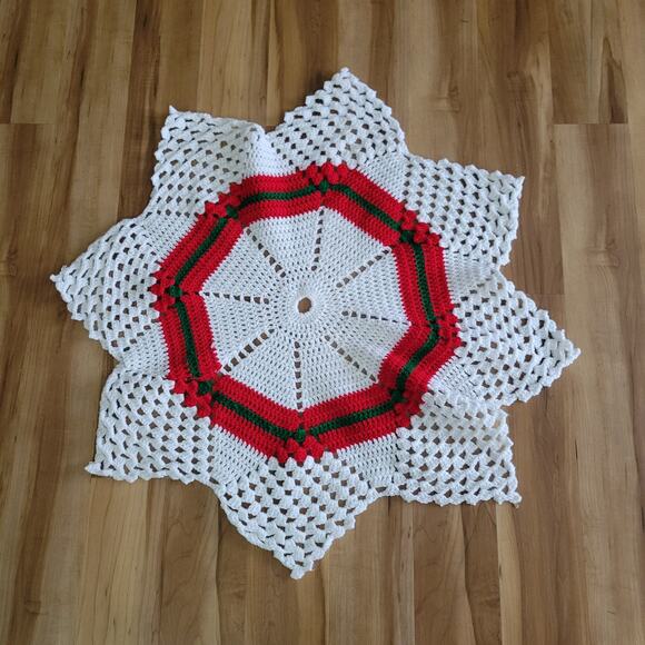 Vintage Crocheted Christmas Star Table Topper Handmade Doily Centerpiece 34" - Picture 3 of 5